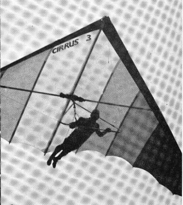 Hang glider : Cirrus ; Manufacturer : Electra Flyer