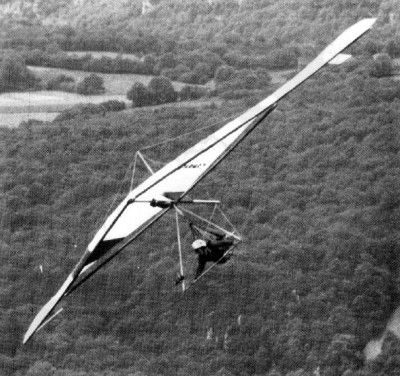 Hang glider : Comanche ; Manufacturer : Birdman Sports