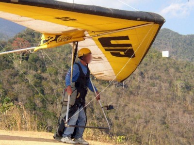 Hang glider : Comet 2 ; Manufacturer : UP Ultralight Products