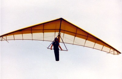 Hang glider : Demon ; Manufacturer : Hiway Hang Gliders