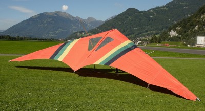 Hang glider : Falke ; Manufacturer : Knuth