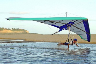 Hang glider : Fun ; Manufacturer : Airborne