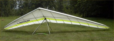 Hang glider : Laminar Eazy Ez ; Manufacturer : Icaro 2000