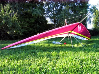 Hang glider : Pamir ; Manufacturer : Bautek