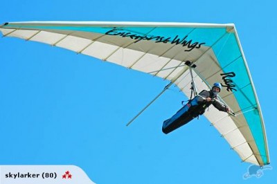 Hang glider : Rage ; Manufacturer : Enterprise Wings