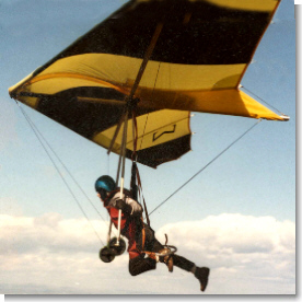 Hang glider : Sigma Floater ; Manufacturer : Southdown Sailwings