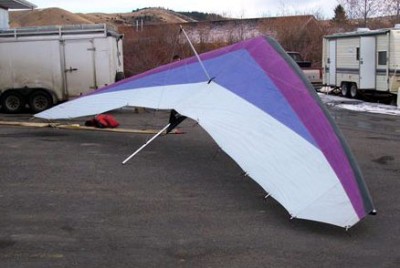 Hang glider : Skyhawk ; Manufacturer : Wills Wing