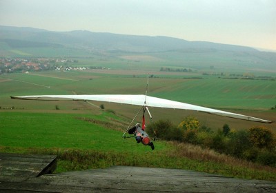 Hang glider : Sunrise ; Manufacturer : Bautek