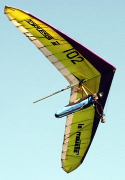 Hang glider : Topless 3 ; Manufacturer : La Mouette