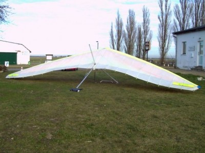 Hang glider : Tropi ; Manufacturer : Kecur