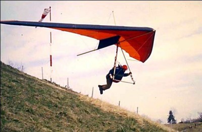 Hang glider : Typhoon S4 ; Manufacturer : Solar Wings