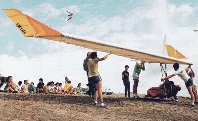 Hang glider : Ursa 1 ; Manufacturer : Roberto Stickel