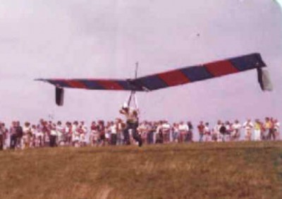 Hang glider : Valkyrie ; Manufacturer : Bright Star Gliders