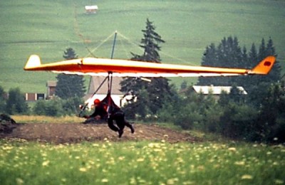 Hang glider : Explorer ; Manufacturer : Hiway Hang Gliders