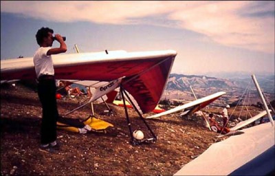 Hang glider : Express ; Manufacturer : Pacific  Kites