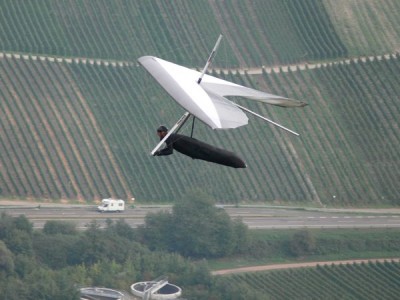 Hang glider : Kite ; Manufacturer : Bautek