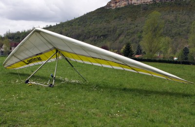 Hang glider : Laminar Mr700 (Mrx) ; Manufacturer : Icaro 2000