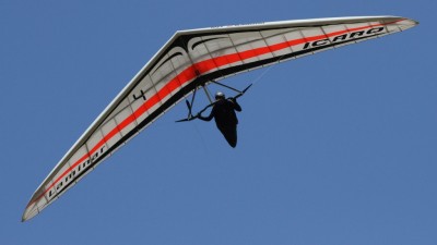 Hang glider : Laminar Zx ; Manufacturer : Icaro 2000