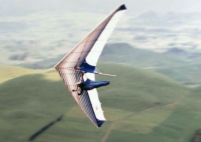 Hang glider : Typhoon 85 Racer ; Manufacturer : Solar Wings